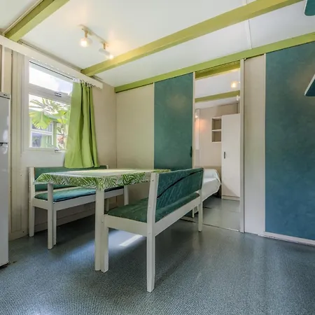 Κάμπινγκ Glamping -bungalows El Faro *