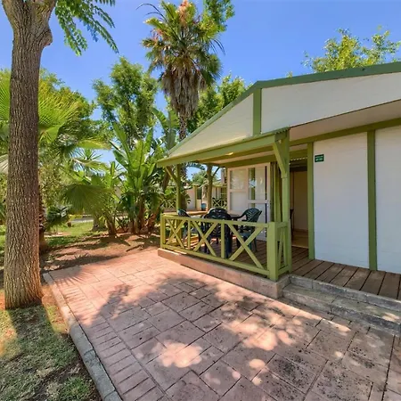 Camping Glamping -bungalows El Faro *