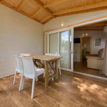 Camping Glamping -bungalows El Faro *